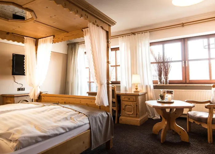 Landgasthof Weisses Lamm Hotel 3*