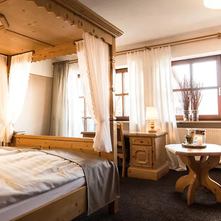 Landgasthof Weisses Lamm Hotel 3*