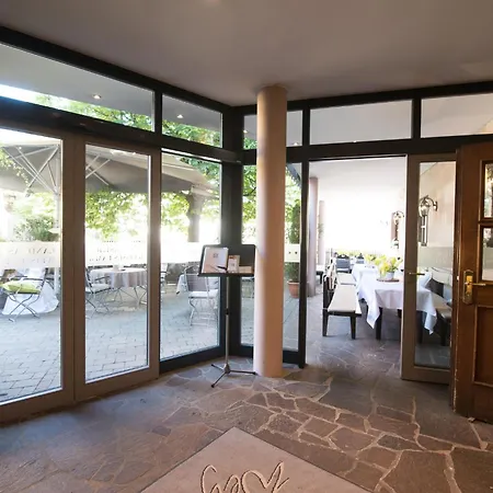 Landgasthof Weisses Lamm Hotel 3*