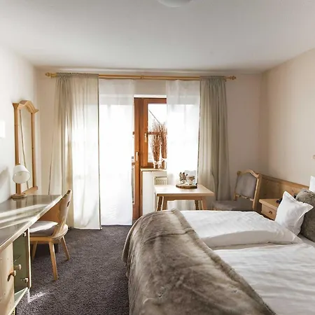 Hotel Landgasthof Weisses Lamm 3*