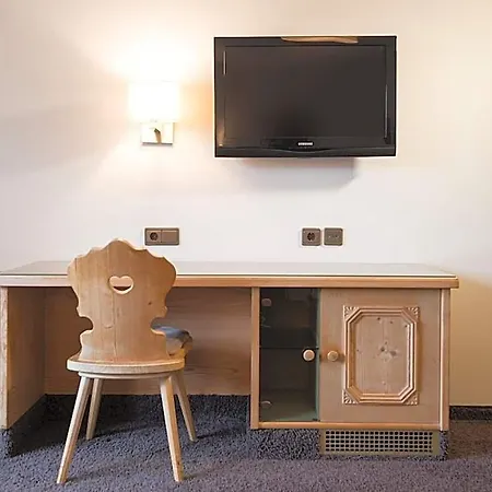 Landgasthof Weisses Lamm Otel 3*