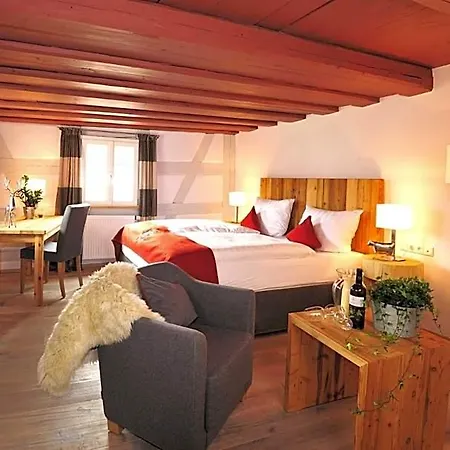 Landgasthof Weisses Lamm מלון 3*